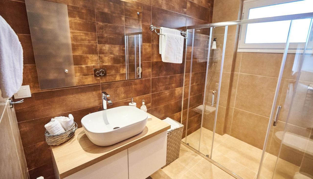 The El Greco Spirit Meets The Athenian Luxury Apt1 Экстерьер фото