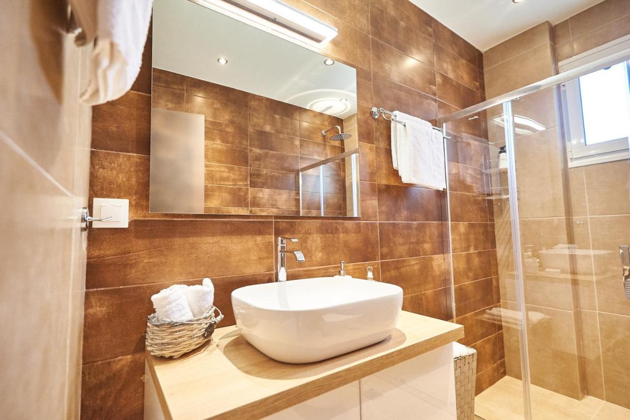 The El Greco Spirit Meets The Athenian Luxury Apt1 Экстерьер фото